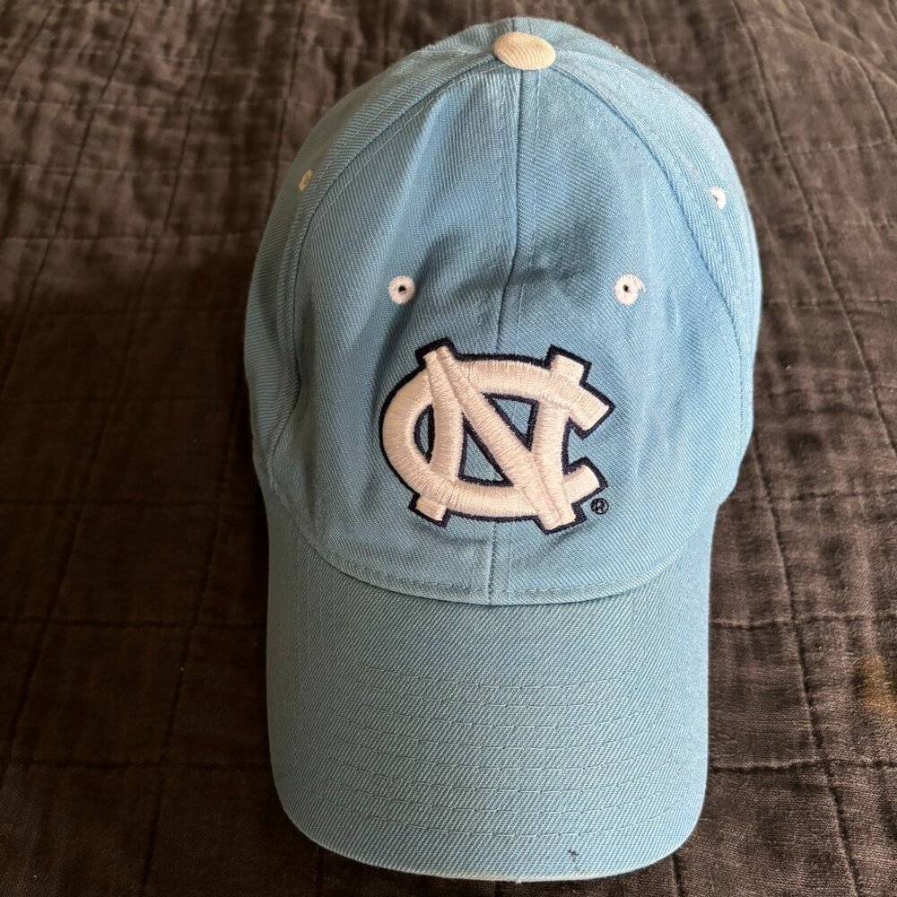 UNC North Carolina Tar Heels Zephyr Fitted Hat 7 3/8 Carolina Blue NC‎ Logo Cap
